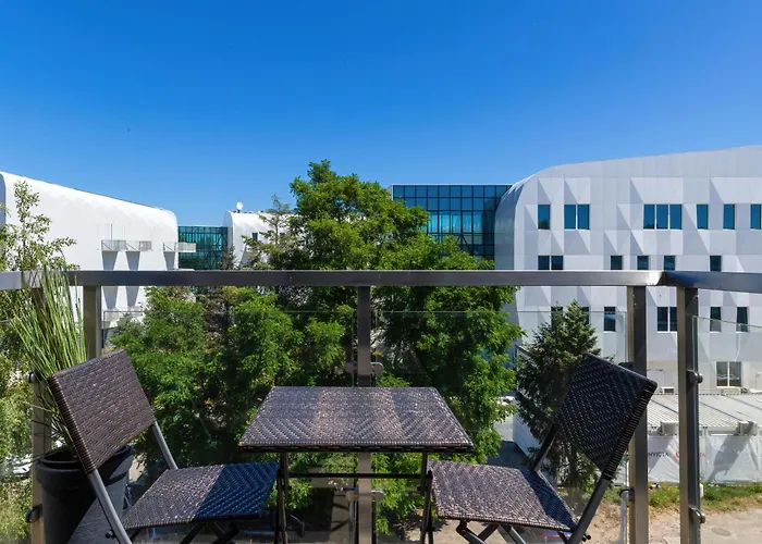 Апартаменти Exceptional In With Parking By Renters *