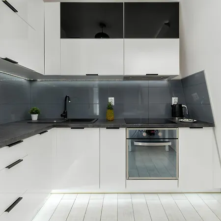 Exceptional In With Parking By Renters *